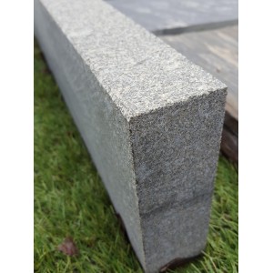 Põletatud graniidist äärekivi, 100 × 15 × 5 cm, tk