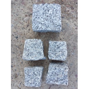 Hallid graniitklotsid, ~5 × 5 × 5 cm, kg (Bigbag > 1 t 190 €/t)