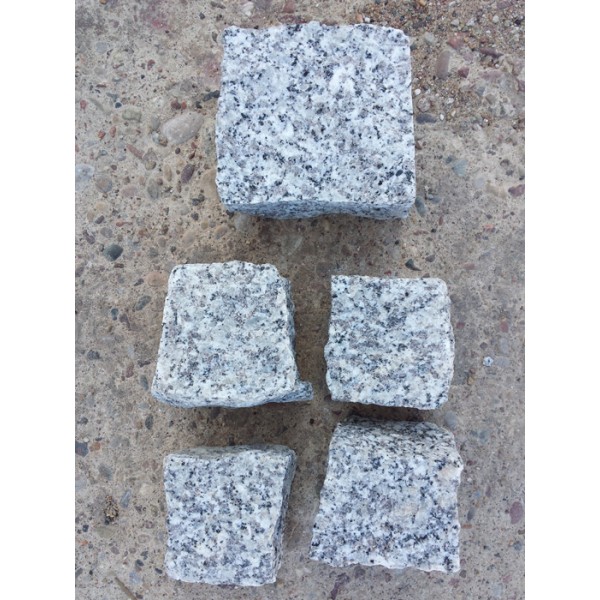 Hallid graniitklotsid, ~5 × 5 × 5 cm, kg (Bigbag > 1 t 180 €/t)