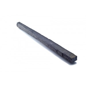 Mustast kivist äärekivi muru ja killustiku eraldamiseks, ~100 × 8 × 8 cm (lõigatud otstega), tk