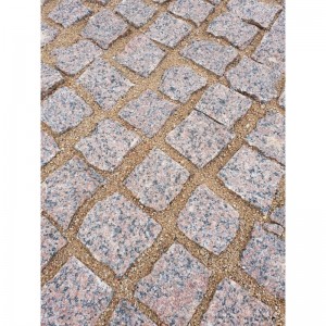 Punased graniitklotsid, ~10 × 10 × 5 cm, 1000 kg